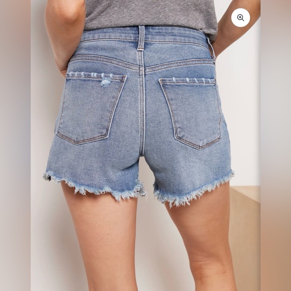 Evereve Denim Shorts - Picture 4 of 5